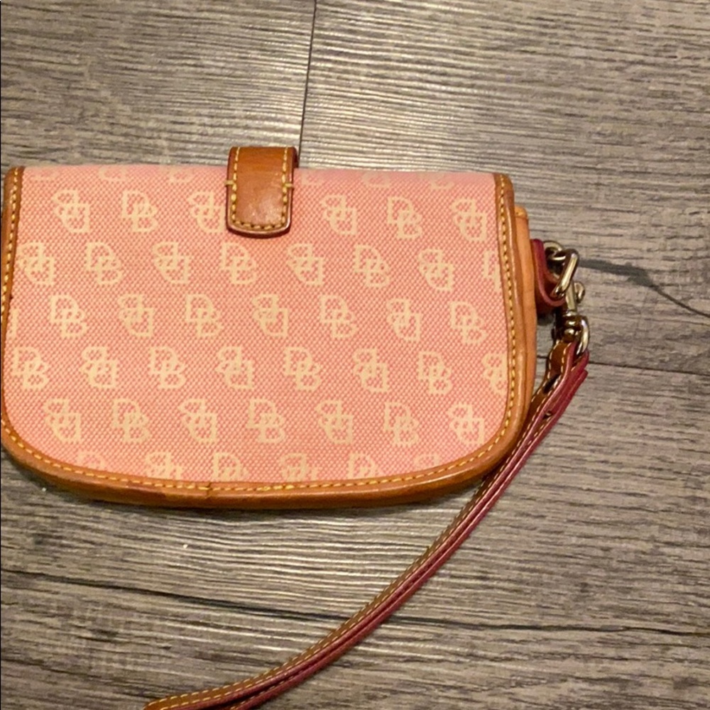 Dooney & Bourke vintage clutch - Picture 3 of 3